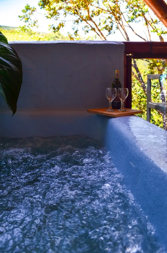 Jacuzzi privado con agua en movimiento